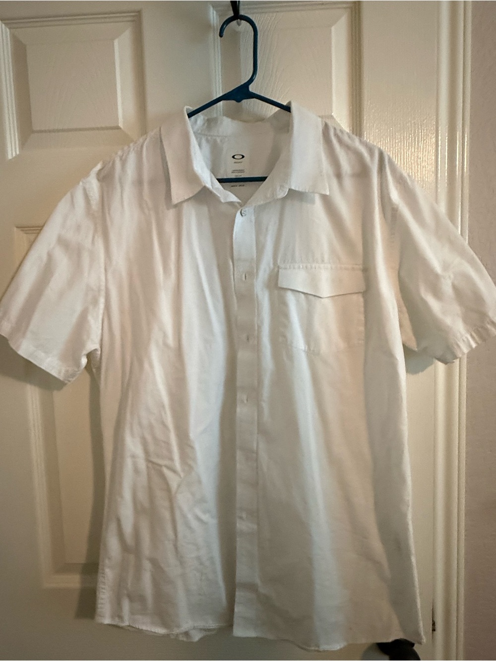Oakley Men’s White Short-Sleeve Button-Down Shirt with Chest Pocket